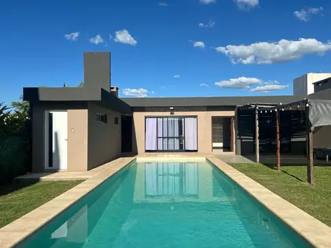 Casa en Venta en Roldan, USD 67.000
