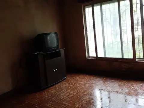 Casa 2 ambientes con 1 baño