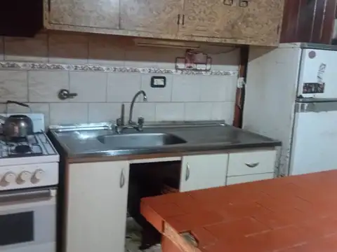 Casa 3 ambientes con 1 baño