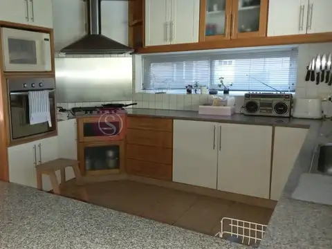 CASA EN BARRIO LOS PILARES - PILAR- 100