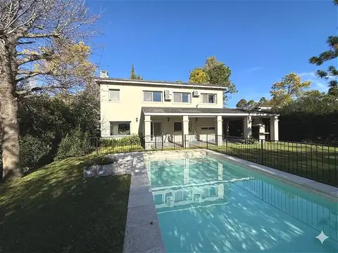 Casa en venta El Aromo apto credito con  jardin y pileta