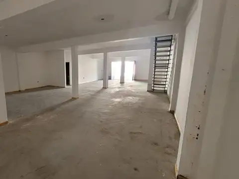 VENTA DE LOCAL COMERCIAL 174m2 - Barrio Belgrano
