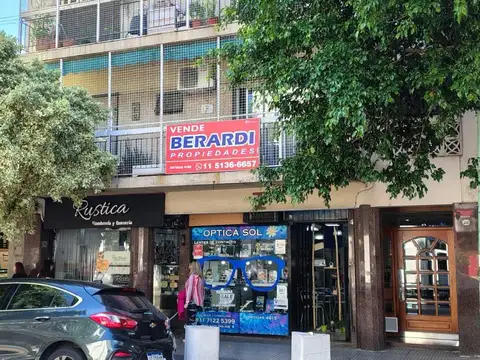 Departamento 2 ambientes Coc Separada- Apto prof - Artigas al 4800