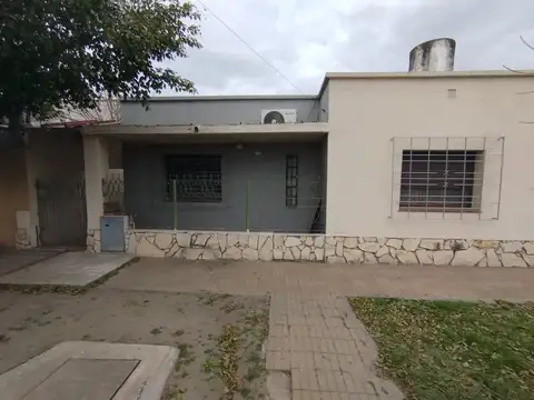 VENTA DE CASA DE 4 AMBIENTES EN LUIS GUILLÓN