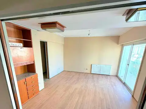 Departamento 6 ambientes con 2 baños