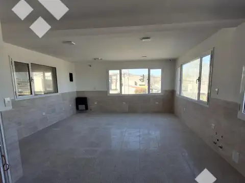 Local en Alquiler en Neuquen, $ 12.000.000