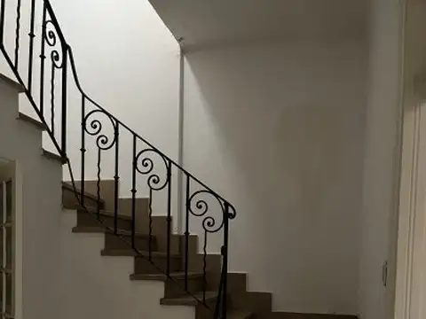 Depto Tipo Casa en Alquiler de 4 ambientes