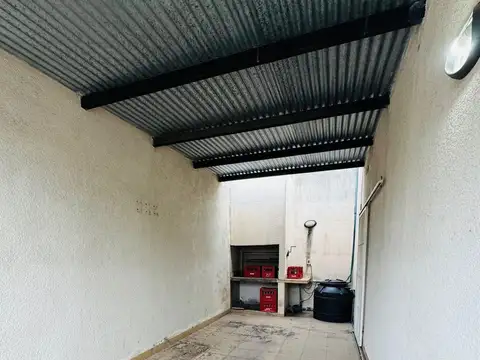 Casa en Alquiler con 1 cochera