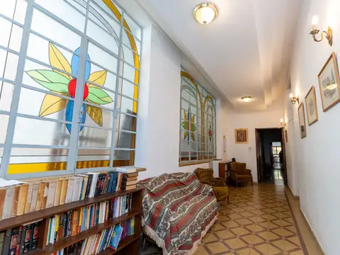 Casa en Venta con 3 cocheras