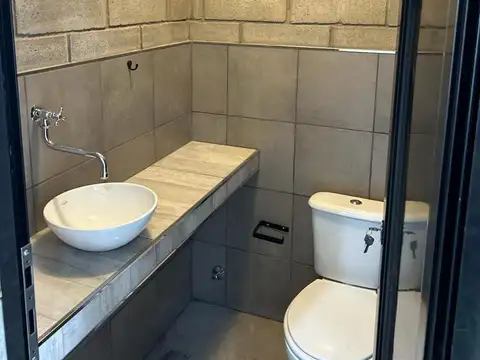 Local en Alquiler Via Púb.