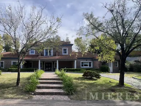 Impecable casa en venta en Martindale al Driving