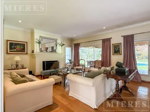 Casa en venta en Martindale, Avenida Juan Domingo Peron 2375