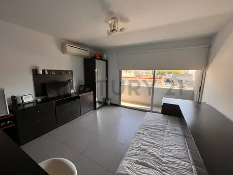 Venta monoambiente con balcon en Monte Castro