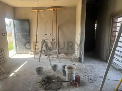 CASA EN VENTA EN GONNET A ESTRENAR - 2 DORMITORIOS - PARQUE - VILLA CASTELLS