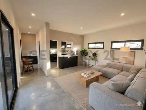 Casa en Venta con 2 cocheras
