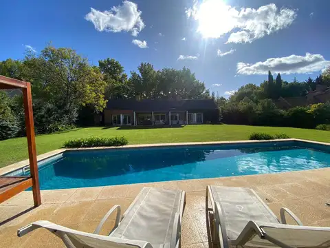 Casa en Martindale C.C - Alquiler anual SIN muebles - Teresa Urdapilleta Propiedades