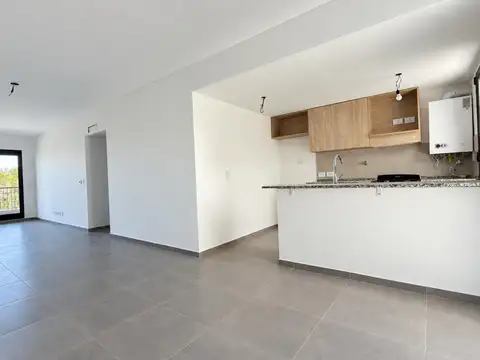 LINIERS: VENTA  DEPARTAMENTO 4 AMB AL FRENTE | BALCÓN ATERRAZADO | SUITE