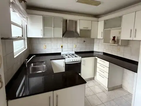 Departamento en Alquiler de 4 ambientes