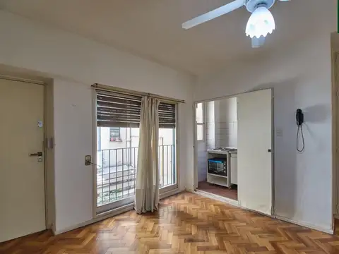 Av. Santa Fe 3900, Piso 1