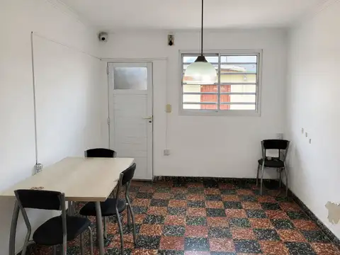 PH 1 dormitorio Patio y cochera en venta!! 