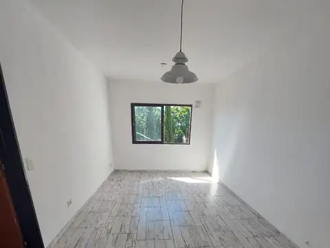 Monoambiente Luminoso c/ Baulera en alquiler en Florida - Posibilidad de alquilar cochera