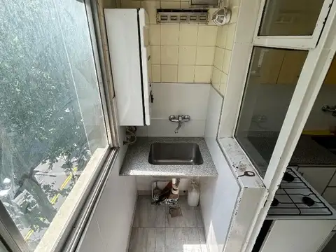 Departamento de 2 ambs al fte con balc a mts Hospital Piñero