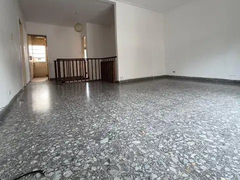 PH 4 ambientes mas terraza propia y cochera Colegiales