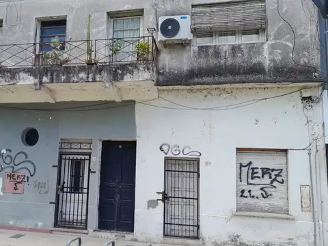 VENTA !!!Plaza del Soldado Local, depto. y casa.