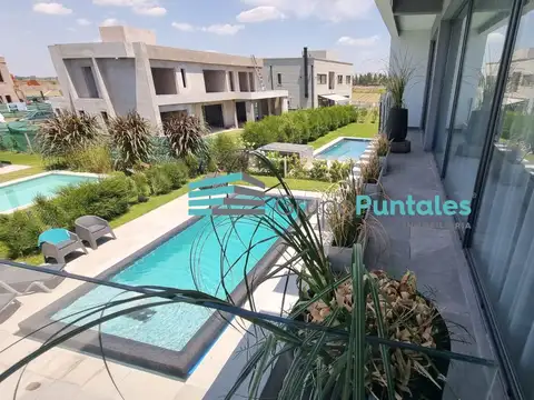 Hermosa Casa en venta en El Principado con 4 dormitorios y piscina NUEVO VALOR! Amoblada!