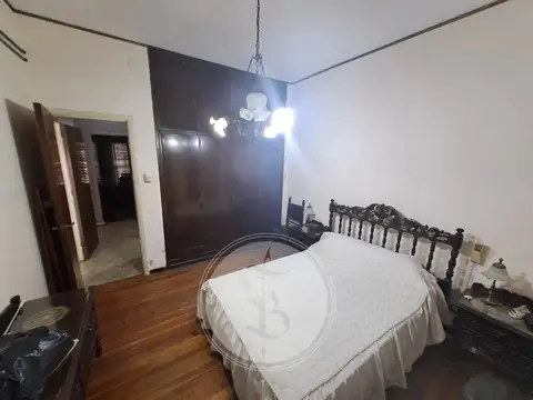 Imperdible Chalet - 3 Ambientes con Jardín y Parque de 382 m² - Villa Ballester Centro