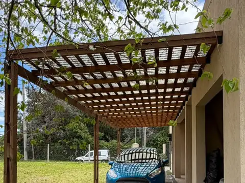 Casa en Venta con 2 cocheras