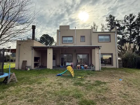 CASA EN VENTA EN LA LONJA PILAR - EXCELENTE UBICACIÓN - MUY BUENA PROPIEDAD - LA LONJA - PILAR