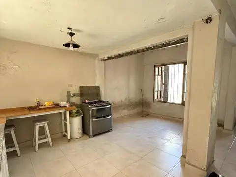 Casa 5 ambientes con 2 baños