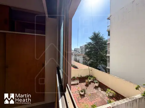 -VENTA- APTO CREDITO- Unidad 2 ambientes apaisada, apto profesional. Bajas expensas.