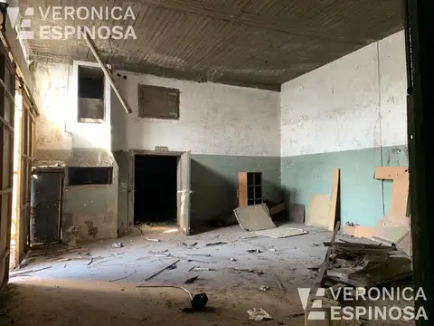 Galpon en Venta 43  mts Fondo