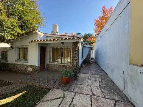 Casa con gas natural en Santa Rosa de Calamuchita. B° Loma Hermosa – cód 1216