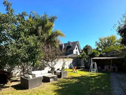 Oportinidad Casa de 3 Ambientes 2 cocheras 350 M2  80M2 cubiertos