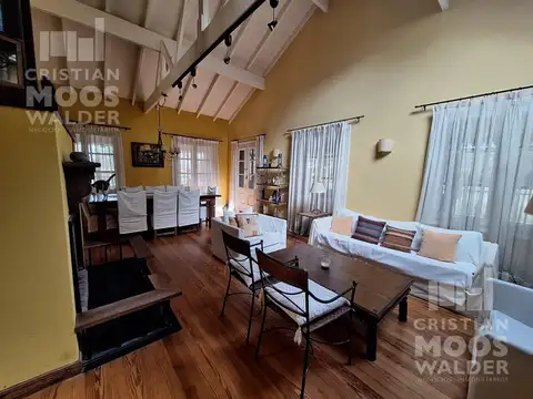 Casa 9 ambientes con 5 baños