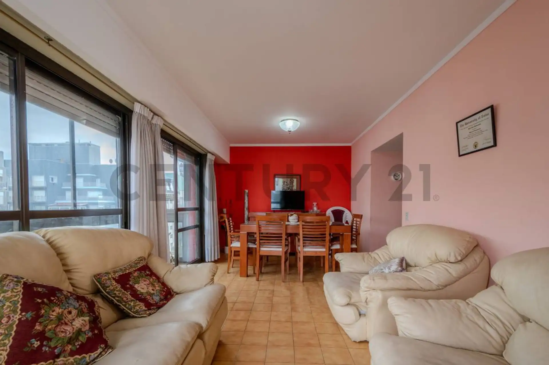 Venta de departamento 3 ambientes al frente con cochera, Centro