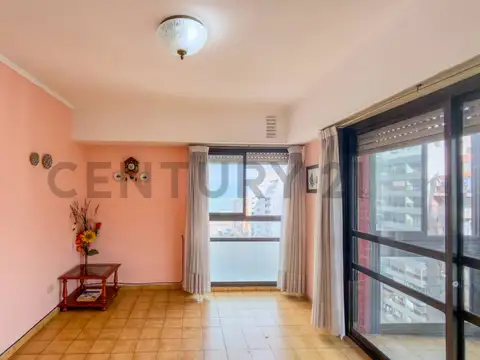 Venta de departamento 3 ambientes al frente con cochera, Centro, Mar del Plata.