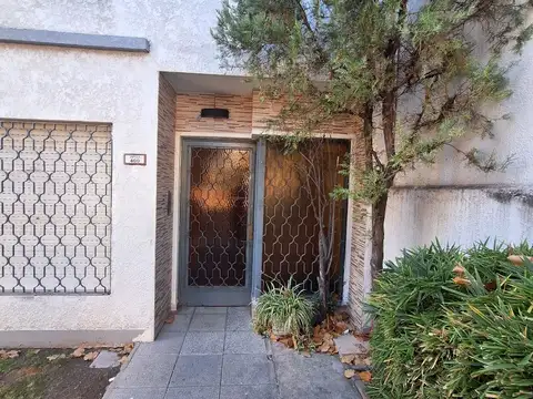 Zapiola 400, Piso 1