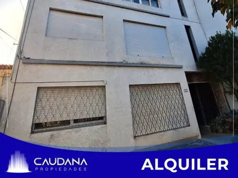 Departamento tres ambientes en alquiler en Villa Luzuriaga