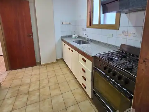 2 AMBIENTES - PRIMER PISO - SAN MARTIN - CONTRAFRENTE - VIDAL 3875