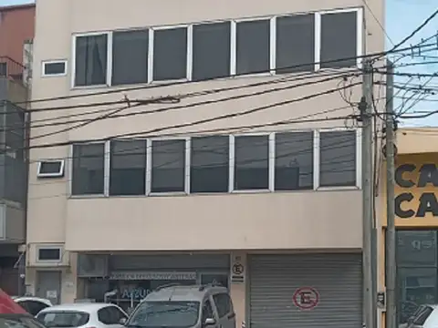 ESPECTACULAR EDIFICACION PARA EMPRESA EN VILLA MARTELLI