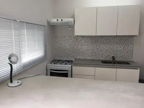 Casa en Alquiler en Villa Gobernador Udaondo, $ 1.000.000