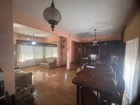 Casa en Venta en Isidro Casanova, USD 178.000