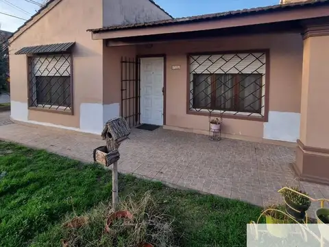 Casa en venta c/ cochera en Los Polvorines