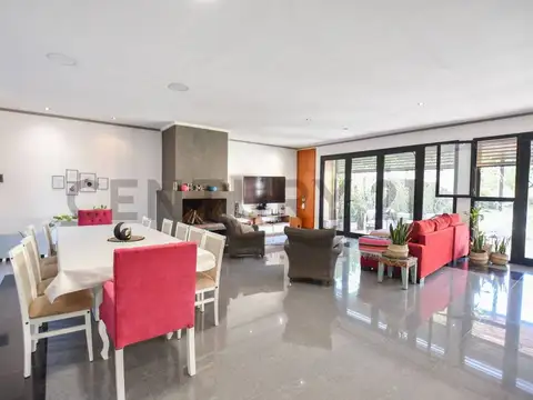 28 e/ 504 y 505 , Piso 0