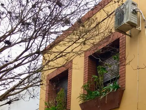 Rivadavia e/ Olavarría y Necochea