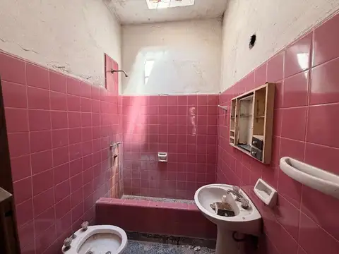 VENTA CASA 3AMB ESQUINA QUILMES